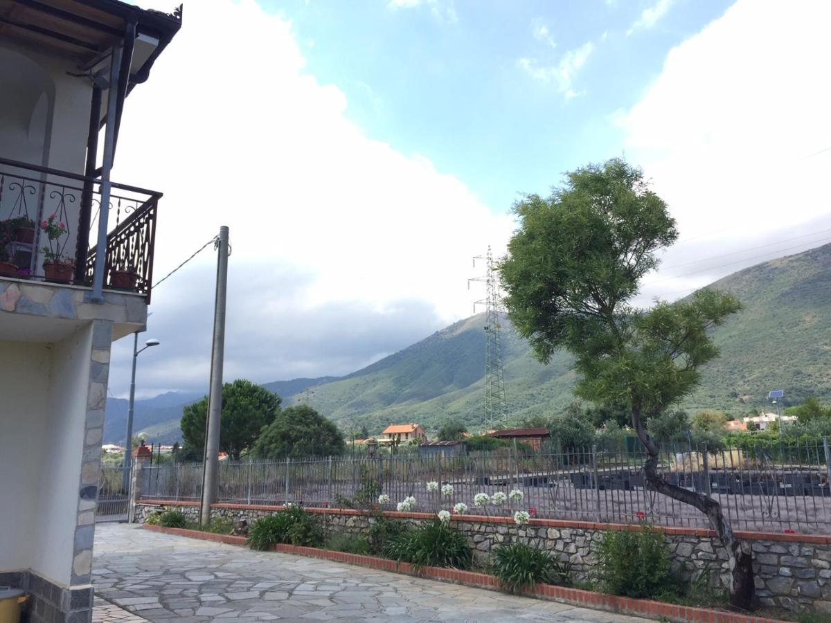 Cisano sul NevaAlchimia House公寓 外观 照片